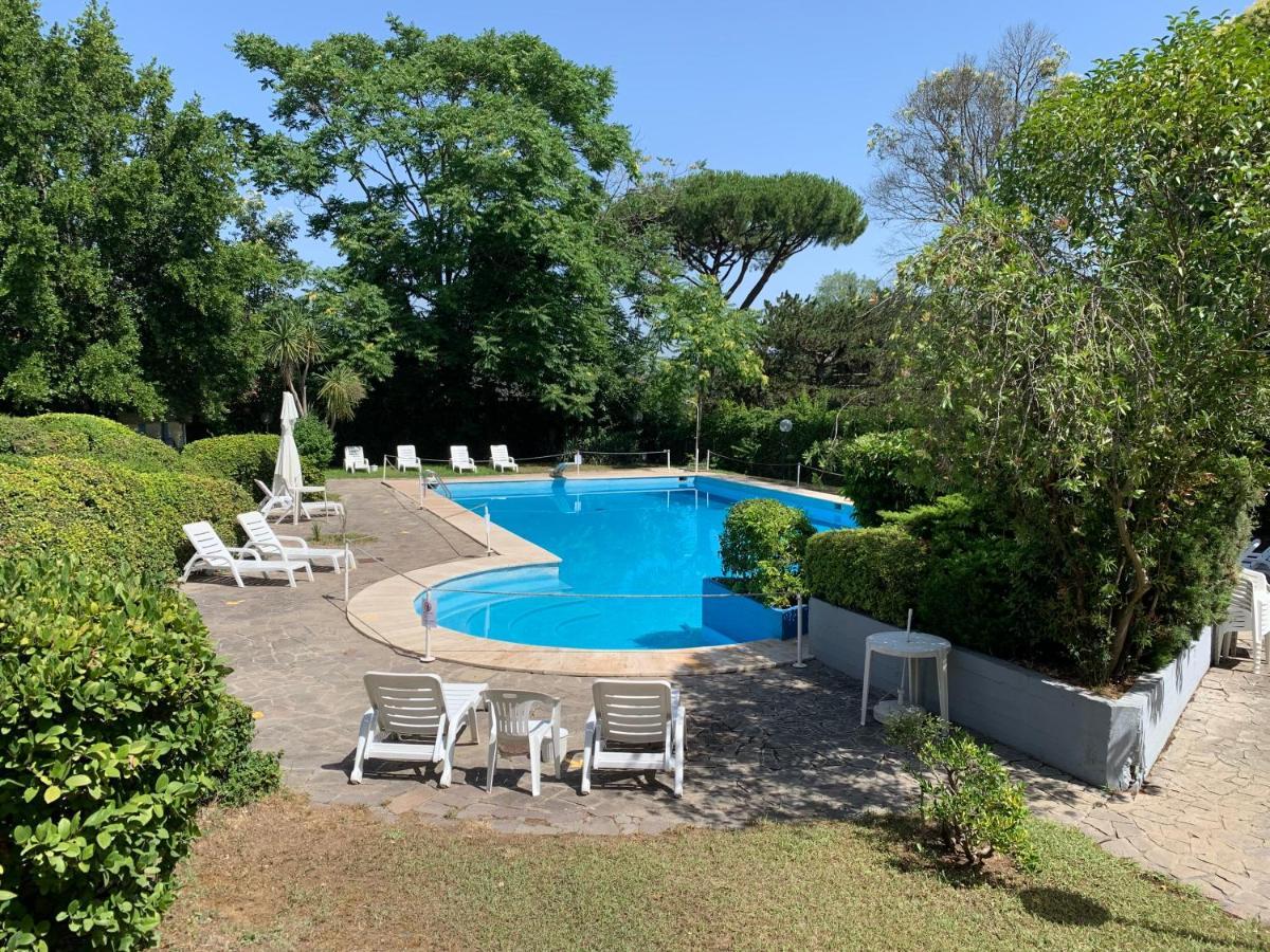 Appartement Penthouse Aureliana Attico Con Piscina A Roma Extérieur photo